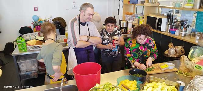 Le_banquet_des_murs_a_peches3