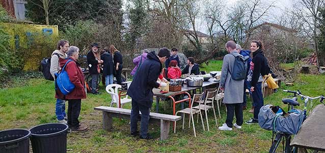 Le_banquet_des_murs_a_peches4